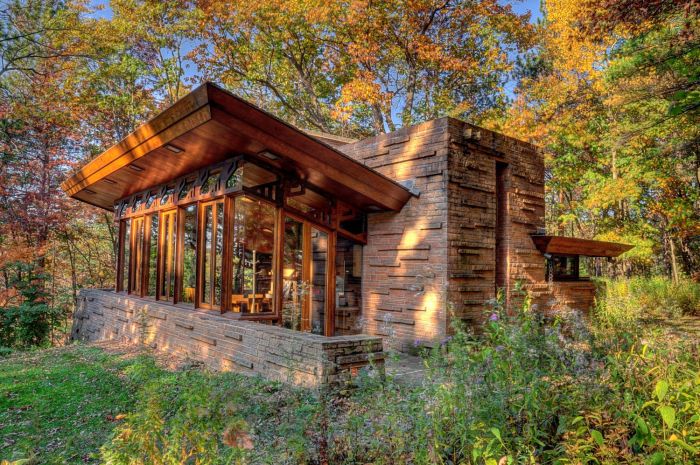 Exploring Frank Lloyd Wright Houses: A Guide To The Architect's Iconic ... Exploring Frank Lloyd Wright Houses: A Guide To The Architect's Iconic ...